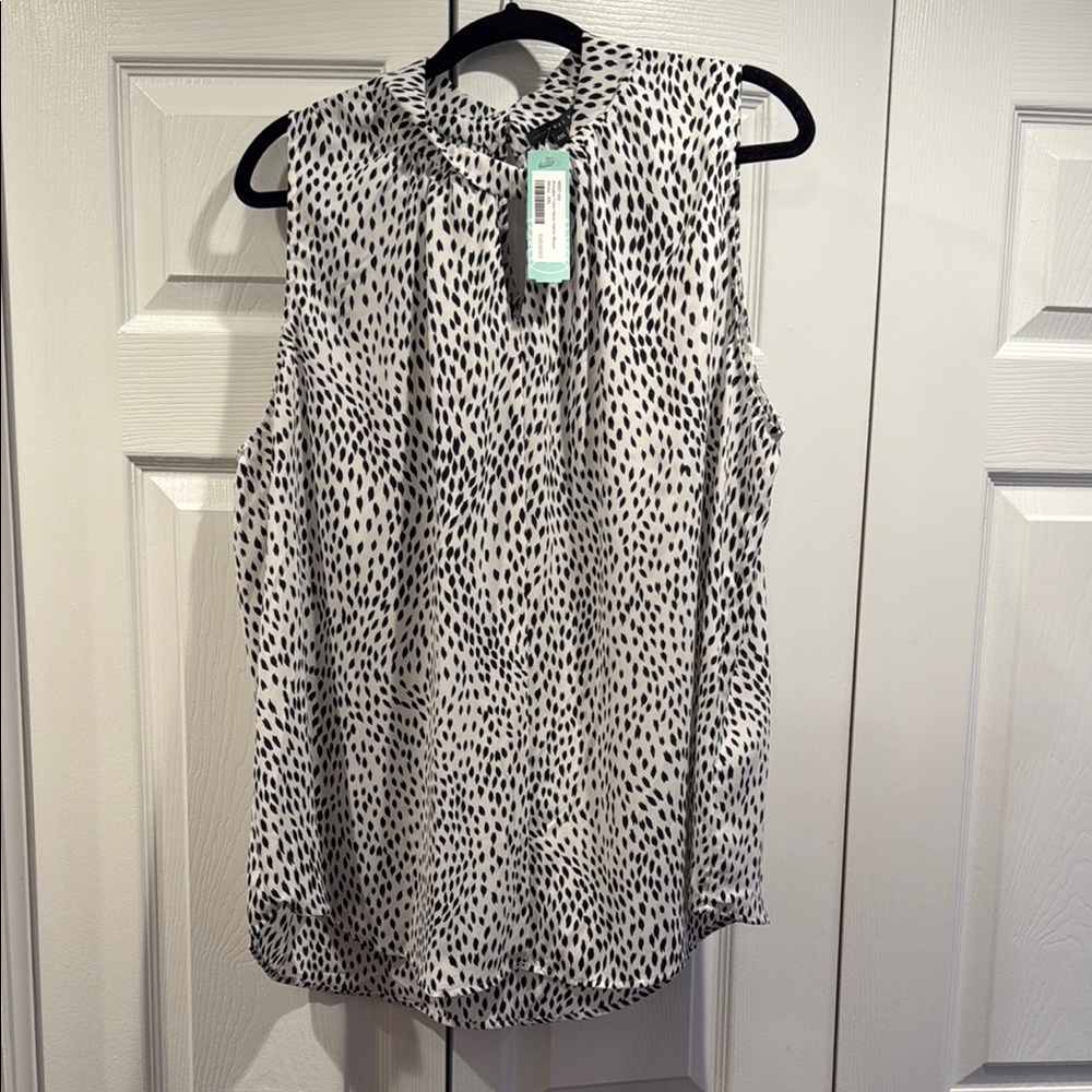 West Kei Sleeveless Keyhole Blouse – Size XXL